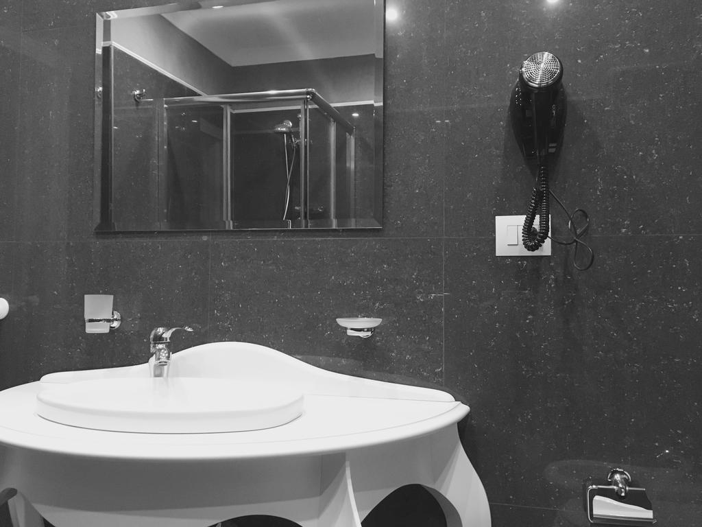Palazzo Eliss Bed & Breakfast Margherita Di Savoia Room photo